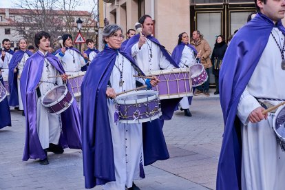 Nueve cofradías de Soria, La Rioja, Navarra y Zaragoza participaron en la XXVII Exaltación de la Corneta, Tambor y Bombo de Ágreda.