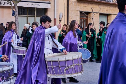 Nueve cofradías de Soria, La Rioja, Navarra y Zaragoza participaron en la XXVII Exaltación de la Corneta, Tambor y Bombo de Ágreda.