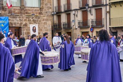 Nueve cofradías de Soria, La Rioja, Navarra y Zaragoza participaron en la XXVII Exaltación de la Corneta, Tambor y Bombo de Ágreda.