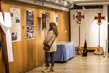 La muestra invita a la sociedad soriana a repasar la historia de esta hermandad