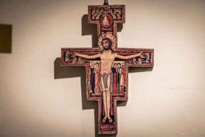 La muestra invita a la sociedad soriana a repasar la historia de esta hermandad