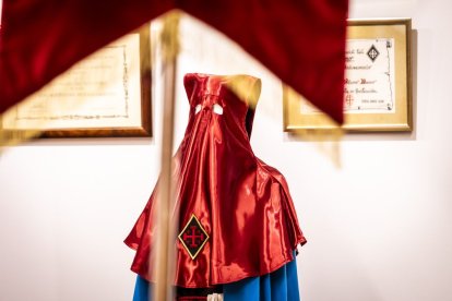La muestra invita a la sociedad soriana a repasar la historia de esta hermandad