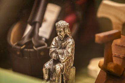 La muestra invita a la sociedad soriana a repasar la historia de esta hermandad