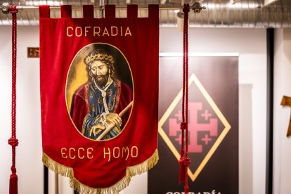 La muestra invita a la sociedad soriana a repasar la historia de esta hermandad