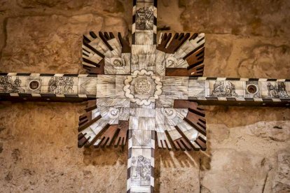 La parroquia se ubica en San Esteban de Gormaz, cuna del románico soriano