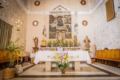 La parroquia se ubica en San Esteban de Gormaz, cuna del románico soriano