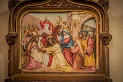 La parroquia se ubica en San Esteban de Gormaz, cuna del románico soriano