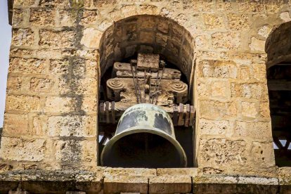La parroquia se ubica en San Esteban de Gormaz, cuna del románico soriano