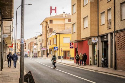 La parroquia se ubica en San Esteban de Gormaz, cuna del románico soriano