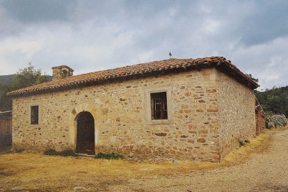 Imagen de la ermita de Santa Inés, una de las pocas con espadaña.