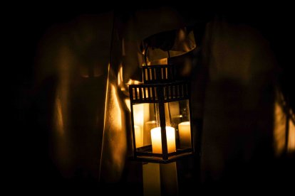 Un recorrido solemne acompañado del canto del miserere