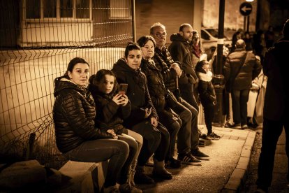 Un recorrido solemne acompañado del canto del miserere