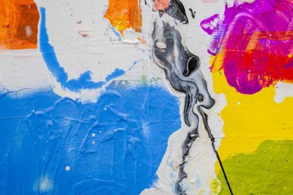 La obra está llena de color y pinceladas libres