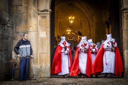 La procesión recorrió las calles del Calaverón