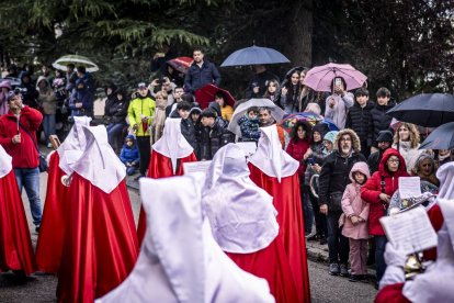 La procesión recorrió las calles del Calaverón