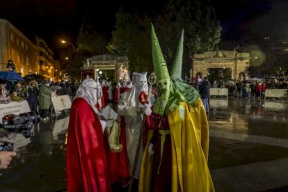Las Cofradías pudieron realizar su recorrido pese a las inclemencias del tiempo