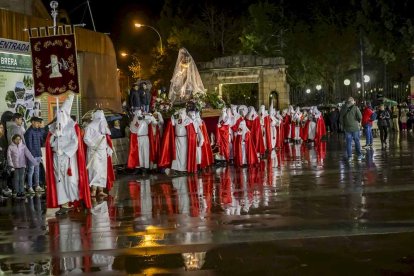 Las Cofradías pudieron realizar su recorrido pese a las inclemencias del tiempo