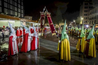 Las Cofradías pudieron realizar su recorrido pese a las inclemencias del tiempo