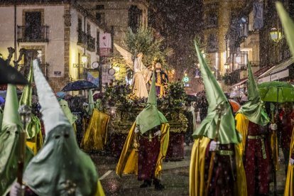 Ambas Cofradías pudieron completar su procesión pese a las complicaciones