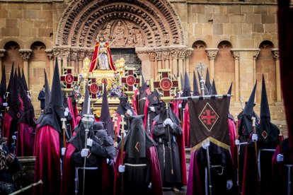 El desfile partió de la iglesia de Santo Domingo