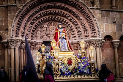 El desfile partió de la iglesia de Santo Domingo