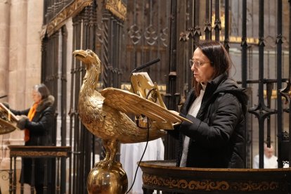 Momento de la Misa Crismal este Miércoles Santo en la Seo burgense.
