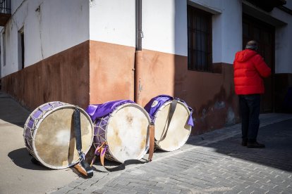 Procesión de la Cofradía de la Vera Cruz en la mañana del Viernes Santo.