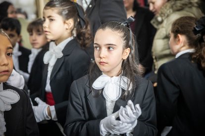 Procesión de la Cofradía de la Vera Cruz en la mañana del Viernes Santo.