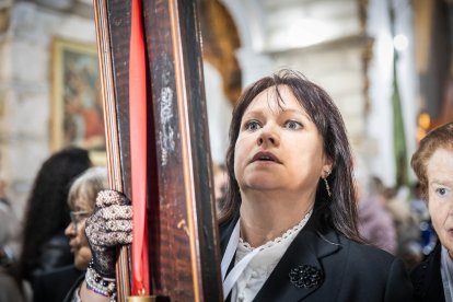 Procesión de la Cofradía de la Vera Cruz en la mañana del Viernes Santo.