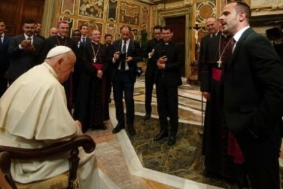 El Papa, con la delegación de Soria y Burgos en abril de 2024.