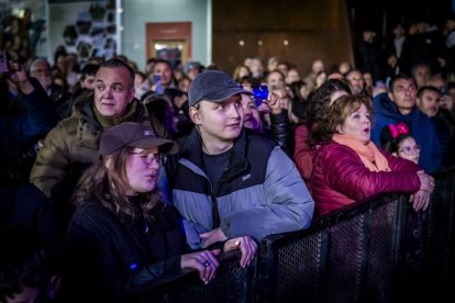 Duncan Dhu hicieron las delicias de una plaza Mariano Granados abarrotada