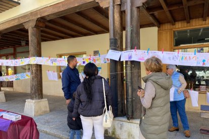 Libros y flores protagonizan el 23 de abril en San Esteban.