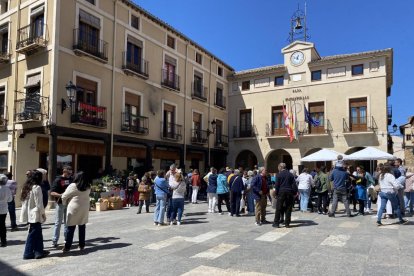 Libros y flores protagonizan el 23 de abril en San Esteban.