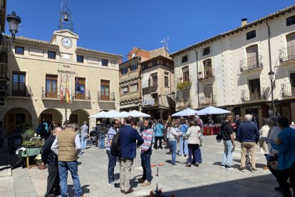 Libros y flores protagonizan el 23 de abril en San Esteban.