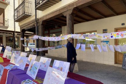 Libros y flores protagonizan el 23 de abril en San Esteban.
