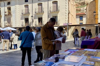 Libros y flores protagonizan el 23 de abril en San Esteban.