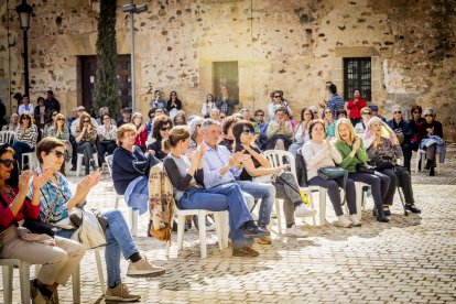 El acto forma parte de los actos del Día de la Comunidad organizados por la Asociación de Vecinos del Calaverón