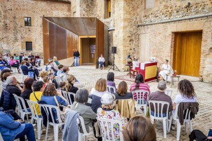El acto forma parte de los actos del Día de la Comunidad organizados por la Asociación de Vecinos del Calaverón