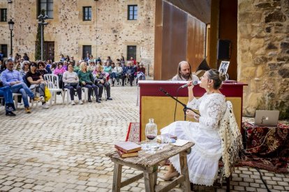 El acto forma parte de los actos del Día de la Comunidad organizados por la Asociación de Vecinos del Calaverón