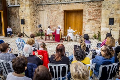 El acto forma parte de los actos del Día de la Comunidad organizados por la Asociación de Vecinos del Calaverón