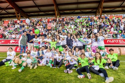 Las chicas del San José femenino reciben el premio al Juego Limpio de la Liga Gonalpi 24-25