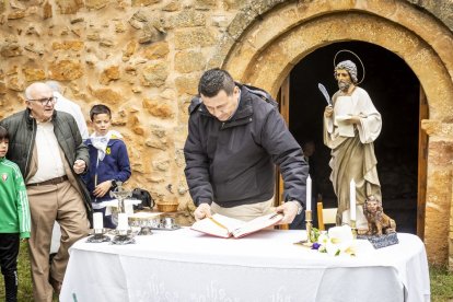 La romería congregó a una multitud en el paraje de Campiserrado