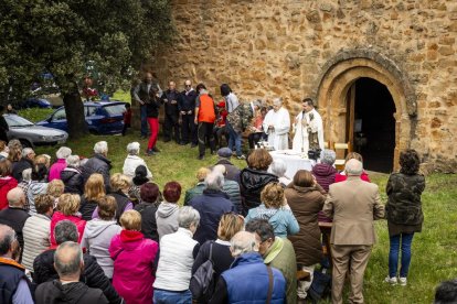 La romería congregó a una multitud en el paraje de Campiserrado