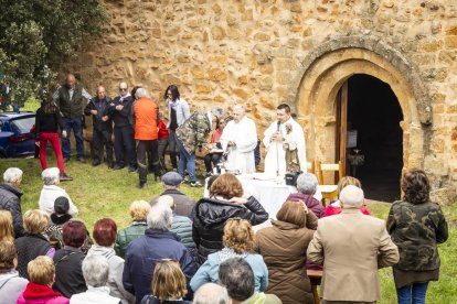 La romería congregó a una multitud en el paraje de Campiserrado