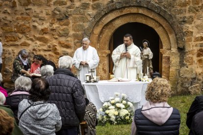 La romería congregó a una multitud en el paraje de Campiserrado