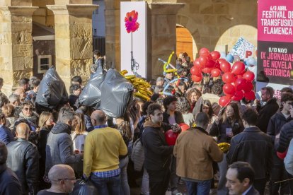 El acto estuvo amenizado por multitud de sorianos que acudieron a festejar