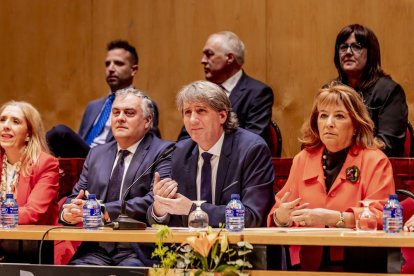 El acto estuvo amenizado por multitud de sorianos que acudieron a festejar