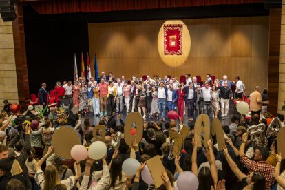 El acto estuvo amenizado por multitud de sorianos que acudieron a festejar