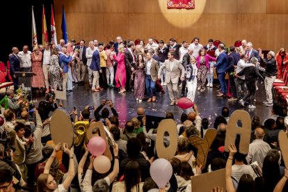 El acto estuvo amenizado por multitud de sorianos que acudieron a festejar