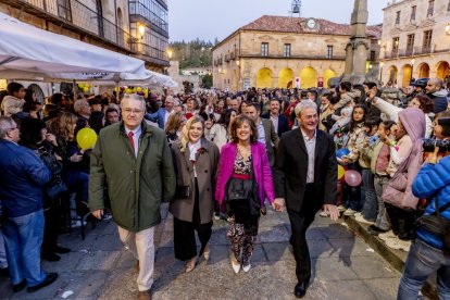 El acto estuvo amenizado por multitud de sorianos que acudieron a festejar